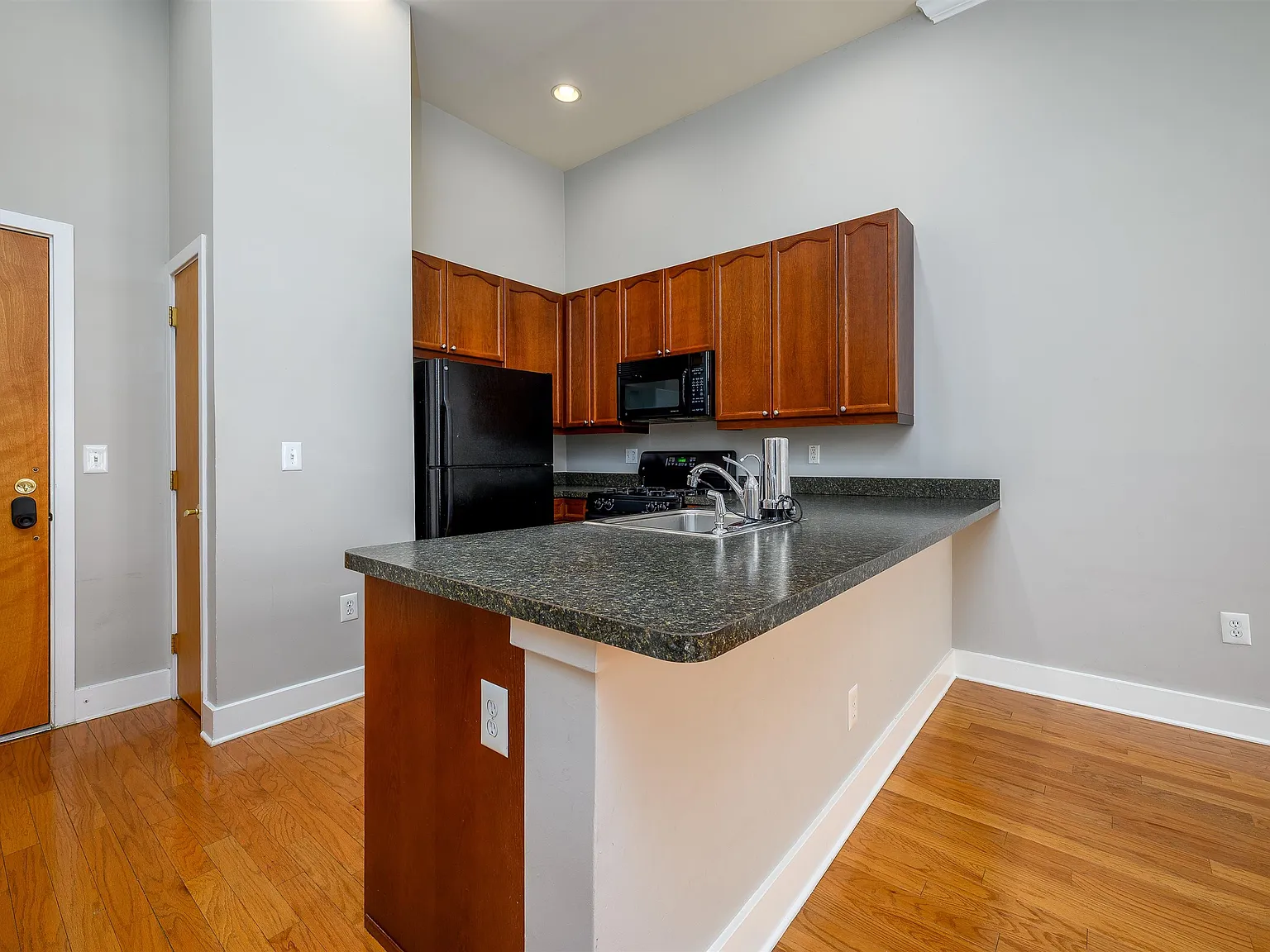 61 Grand St — Photo 4