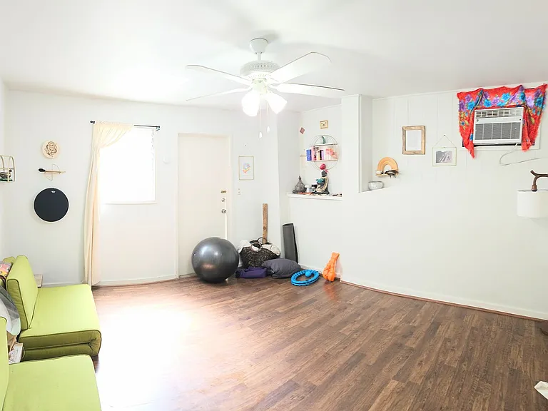 1523 Thurston Ave — Photo 4