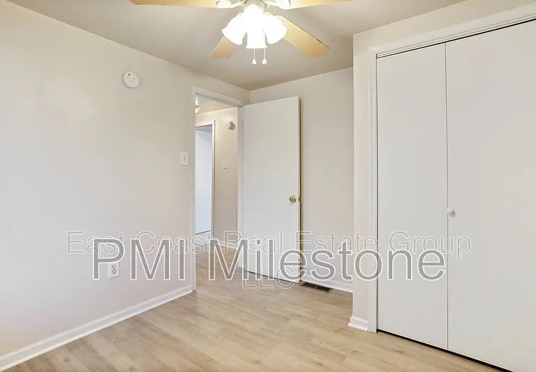 118 S Locust St — Photo 6