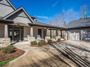 113 Cummings Crest Dr, Hendersonville, NC 28739