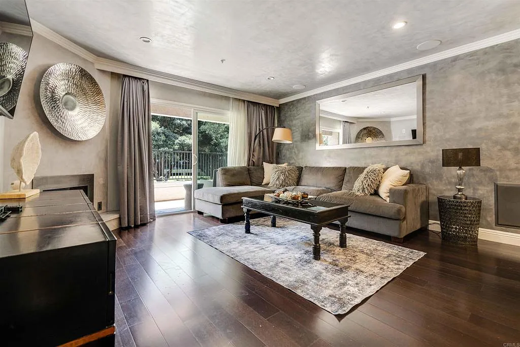 2 bed, 1120 sqft, $3,798 — Photo 4