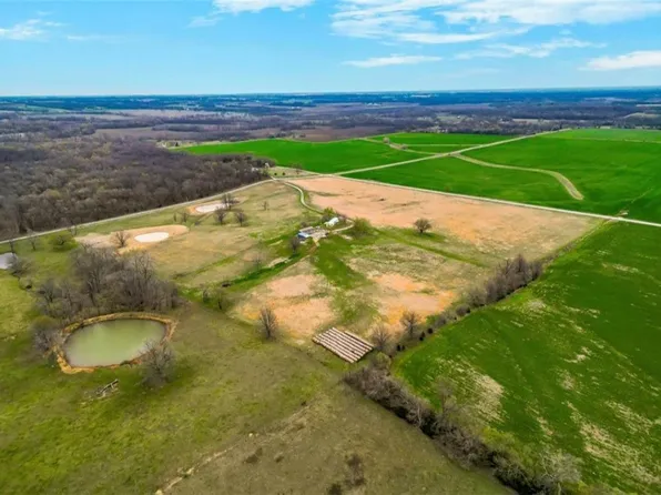 8182 S 294th St, Hume, MO 64752