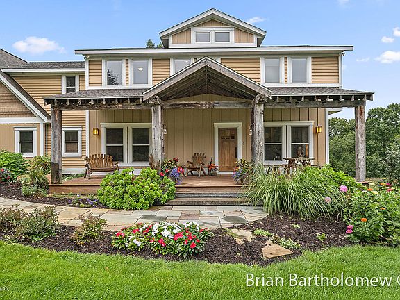2nd image of 9351 Alshire Farms Dr NE