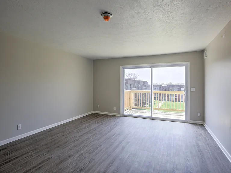 Welcome to The Pines at Q Plaza Apartments, where modern living meets comfort. Enjoy spacious interiors and abundant natural light in a serene setting. Take the next step towards your ideal home today! Schedule a tour now!