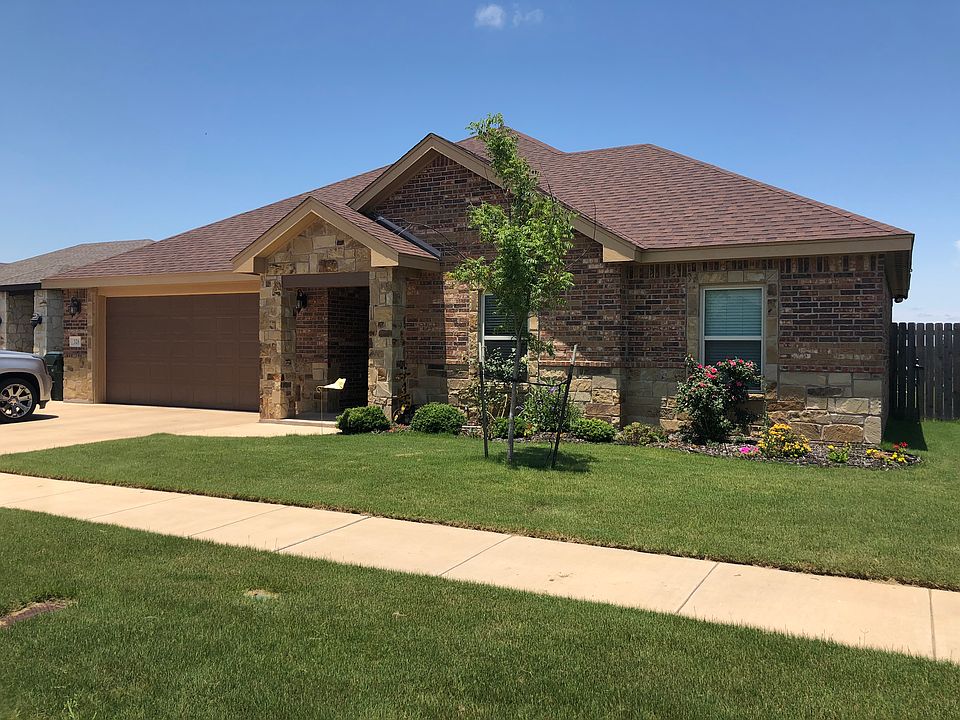 1st image of 326 Whiterock Dr
