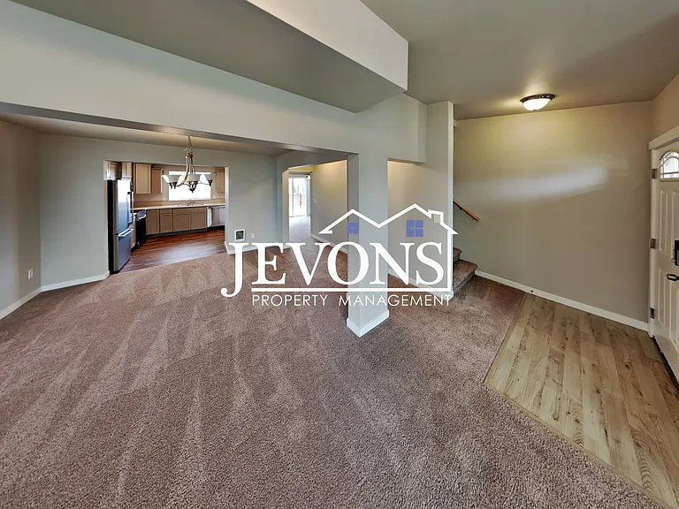 511 N 22nd Ave — Photo 8