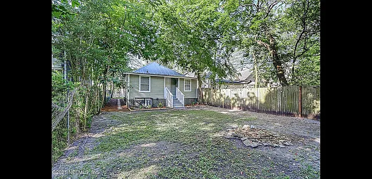 334 E 9th St — Photo 10