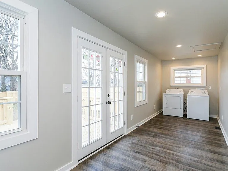 369 Preston Ave — Photo 6