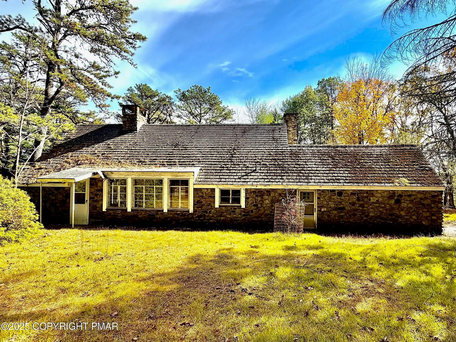 1734 Twin Pine Rd photo 1