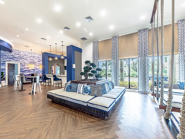The Hamptons at Palm Beach Gardens Apartments — Photo 32