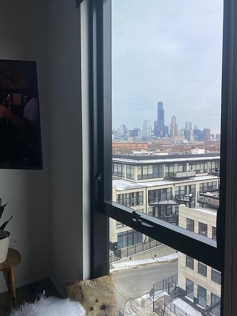 Skyline views from every window!
