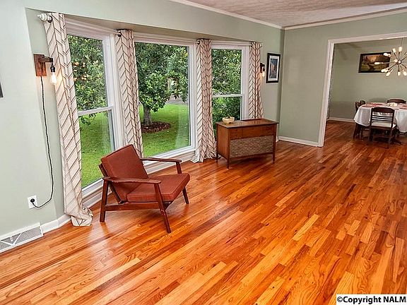 2nd image of 306 Pawnee Trl SE