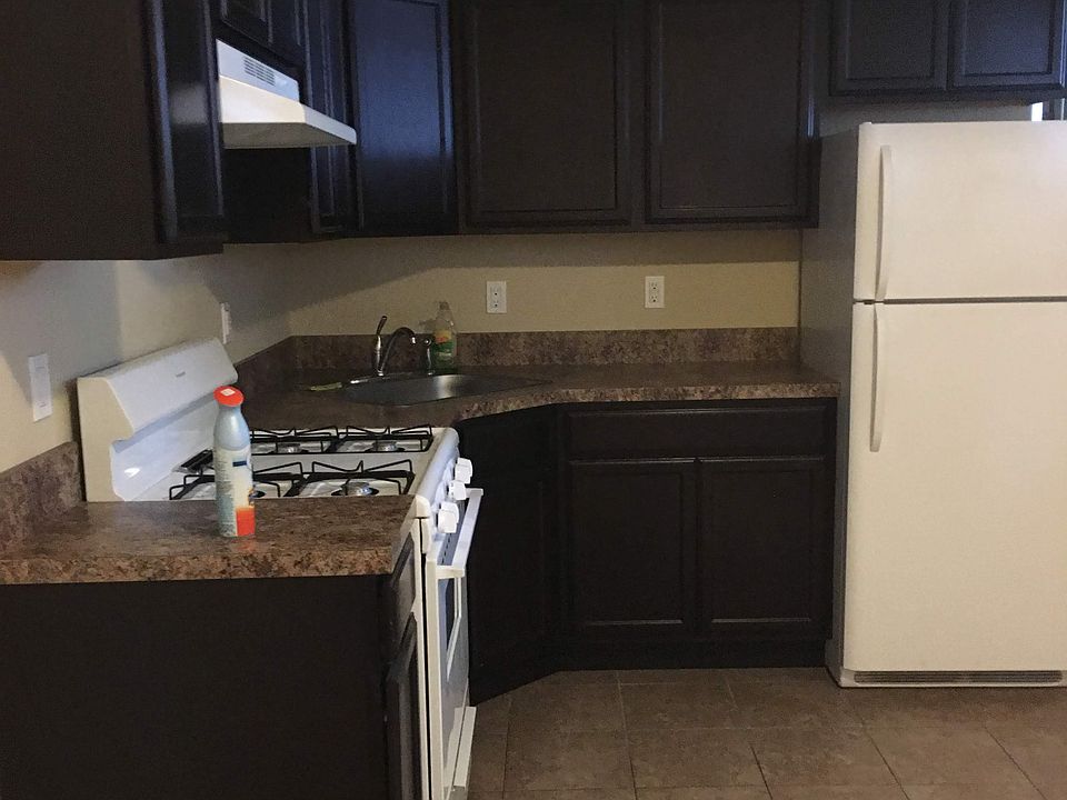 1st image of 101 Petrus Ave #1
