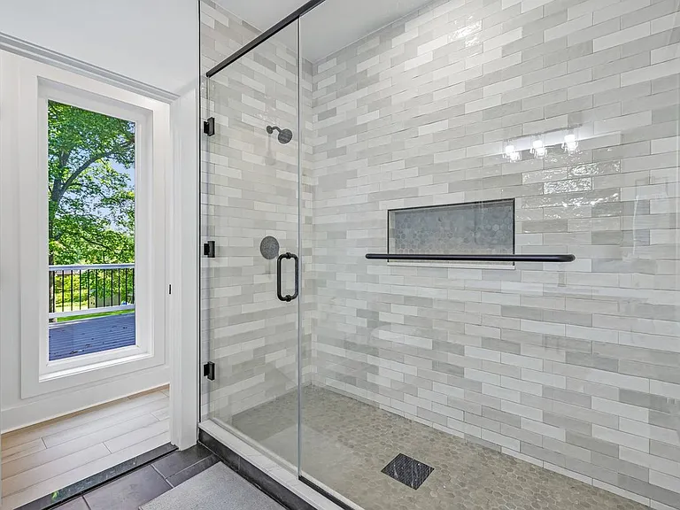 4315 Pinetree Rd — Photo 4