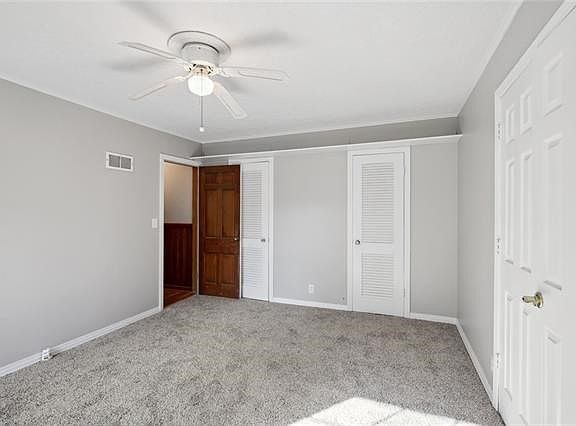 4th image of 801 S Scott Ave