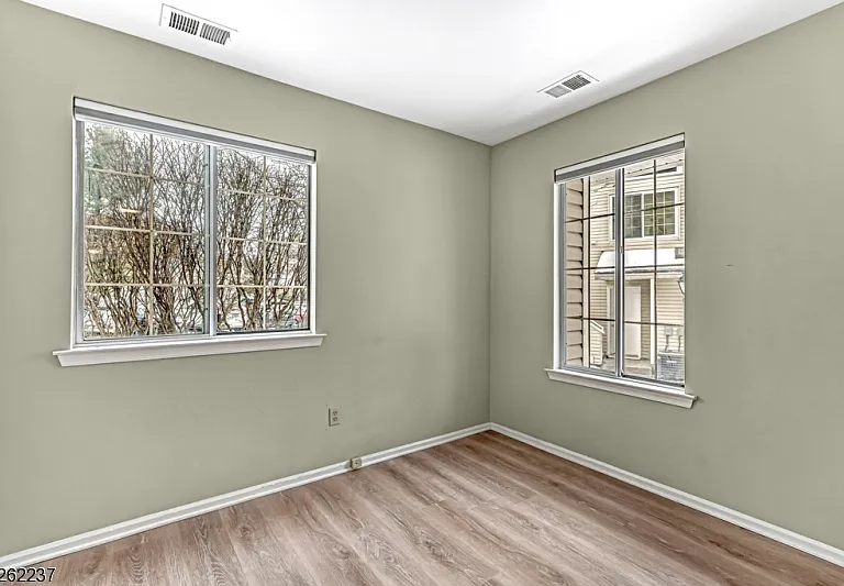 78 Academy Ct — Photo 17