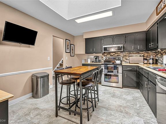 5th image of 5765 Janet Blvd