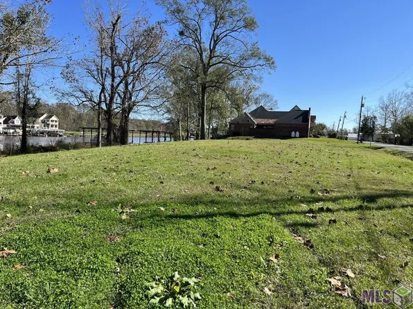 12482 Bayou Terrace Dr, Saint Amant, LA 70774
