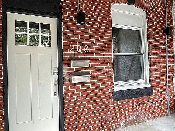 5th image of 203 Spruce St