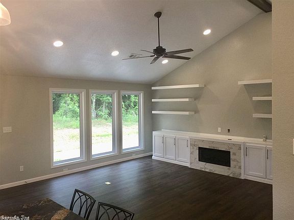 5th image of 124 Caney Pl