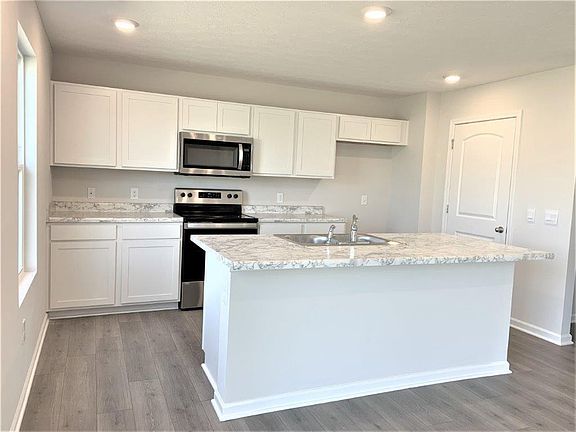 5th image of 931 Nelson Pl