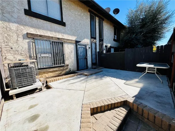 7937 Primrose Ln, Highland, CA 92346