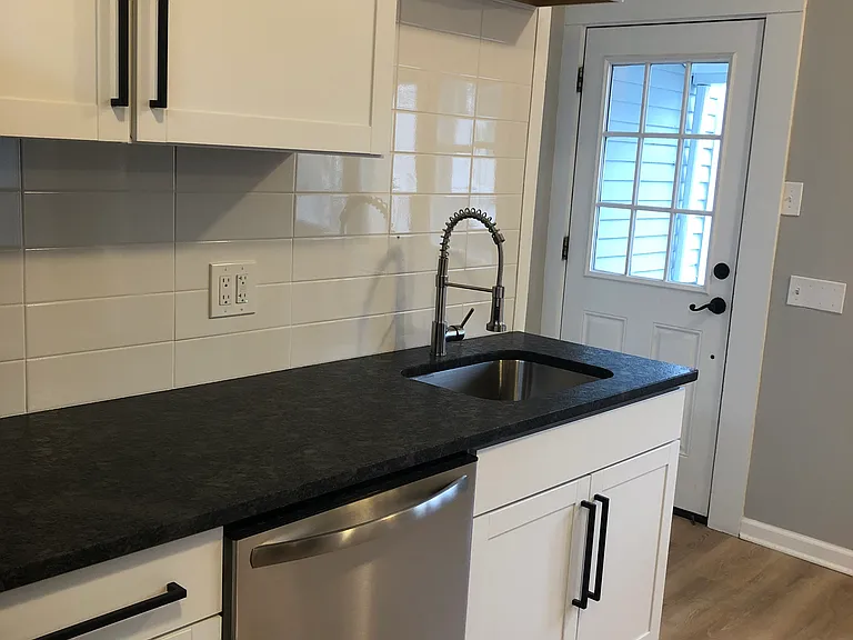 802 S Goodman St — Photo 4