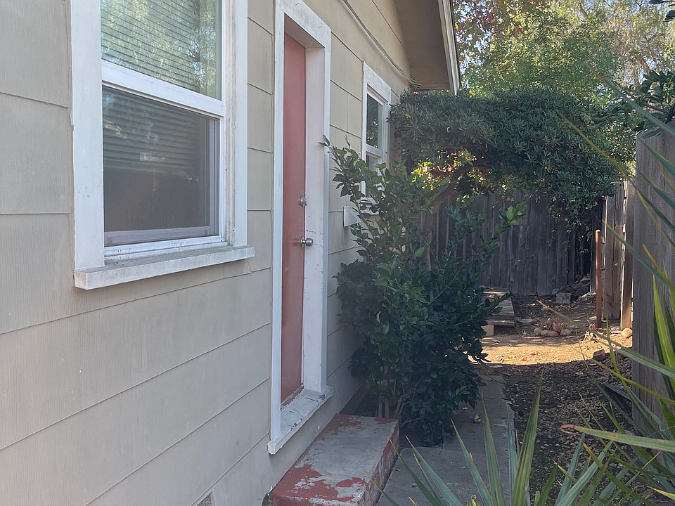 1st image of 2212 Meade Ave