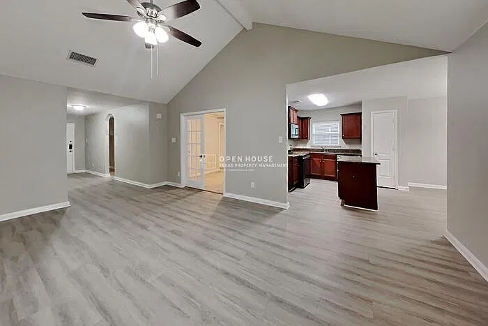 4 bed, 2.0 bath, 1678 sqft, $2,150 — Photo 3