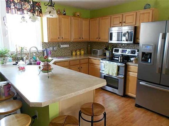 3rd image of 126 31st St W