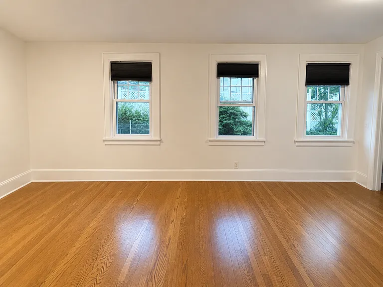 81 Alkamont Ave — Photo 7