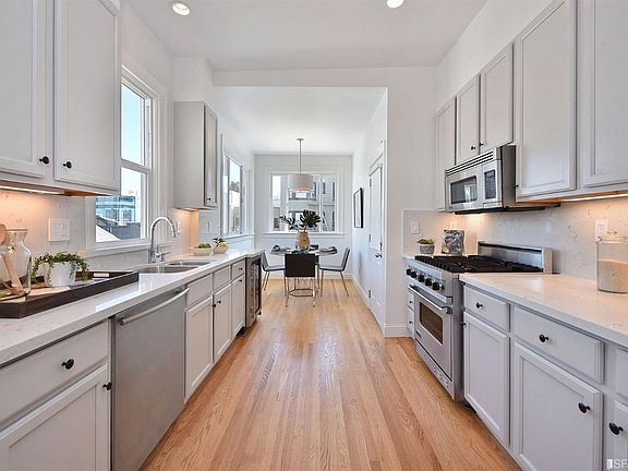 2nd image of 1471 Green St