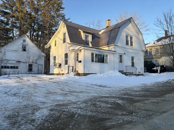 38 Park Ave, Newport, ME 04953