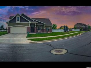 94 Churchill Downs Dr, Farmington, UT 84025