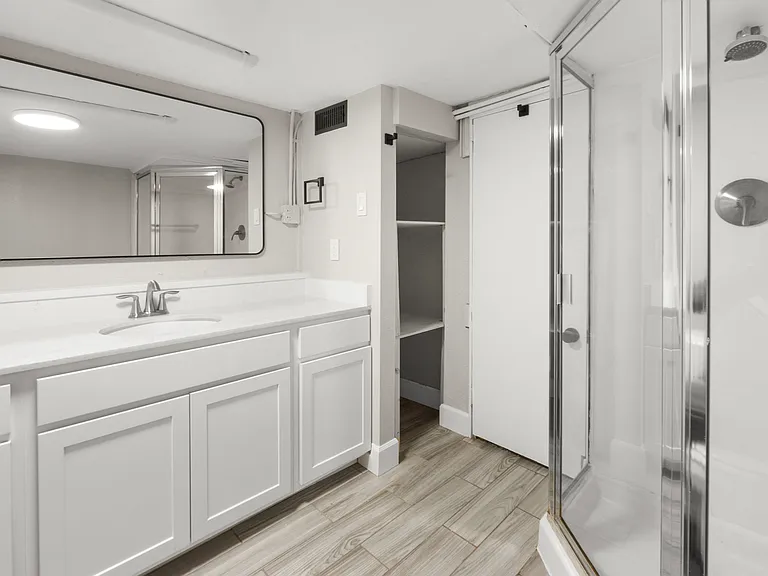 202 N Hooker St — Photo 18