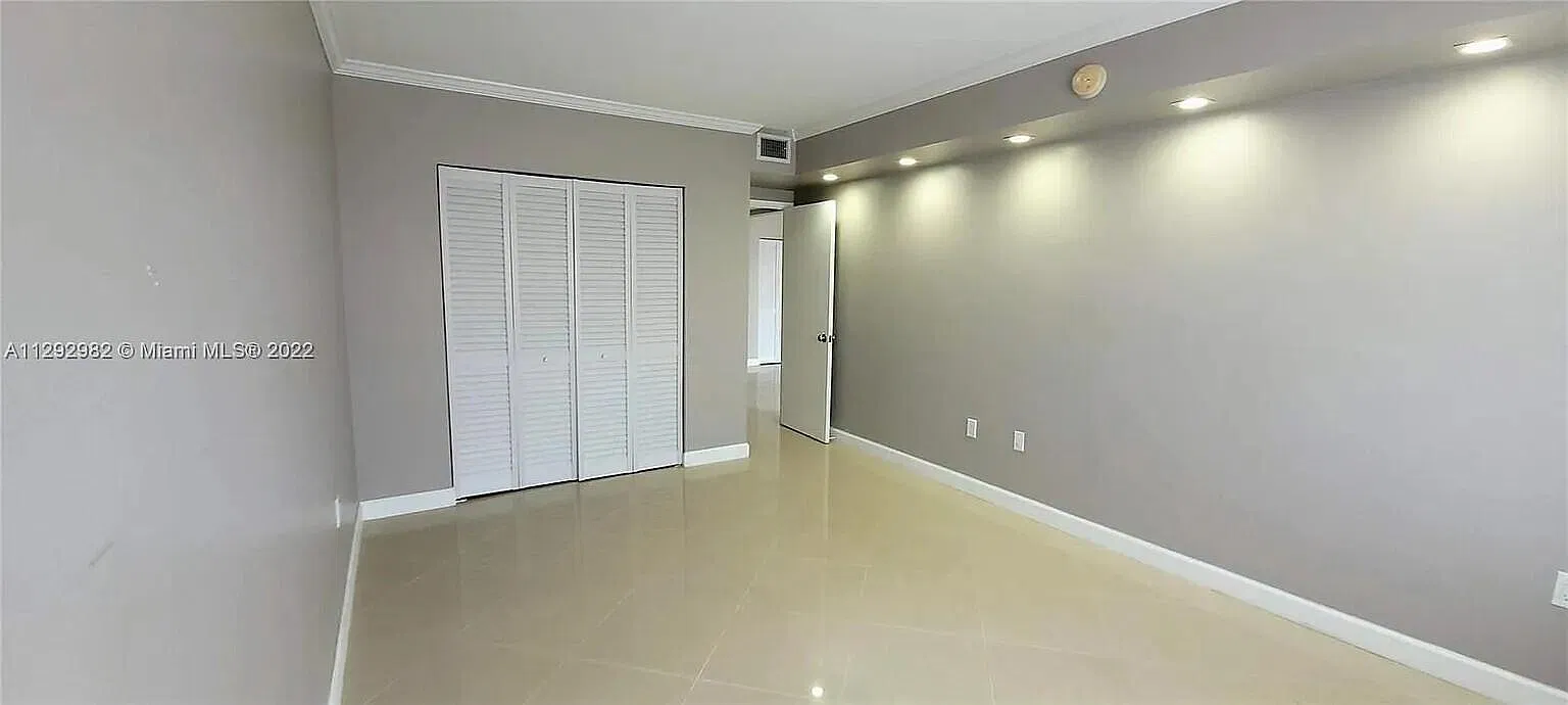 1 bed, 1.0 bath, 695 sqft, $1,950 — Photo 3