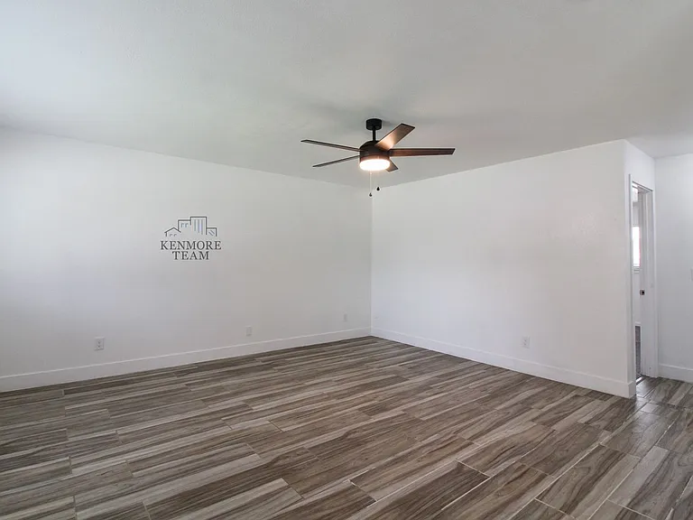 2122 S Olympia St — Photo 5