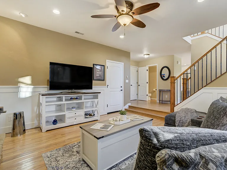 Churchwood Cir — Photo 18