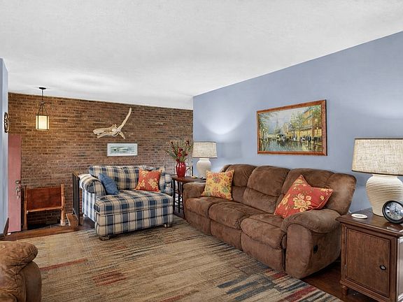 8th image of 1552 New Harmony Rd
