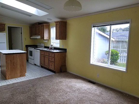 All appliances included.