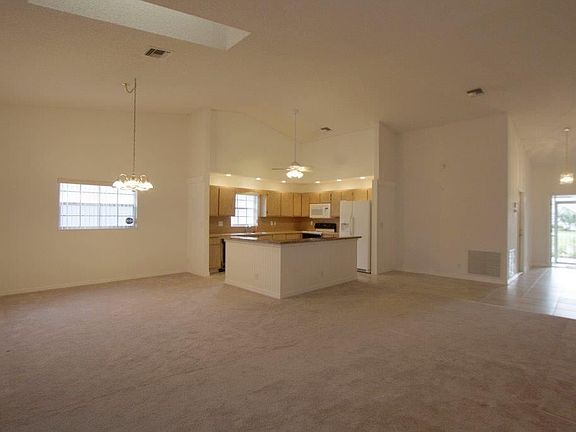 4th image of 5240 Tiffany Anne Cir
