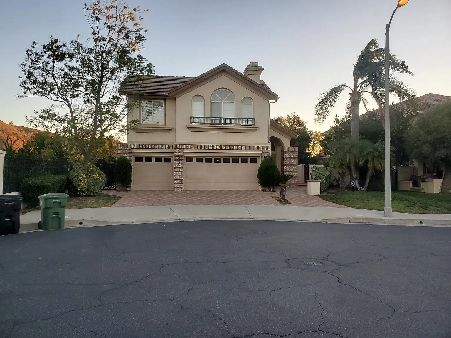 4 bed, 3405 sqft, $6,995 — Photo 2