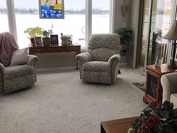 4th image of 6744 Shoreline Ct