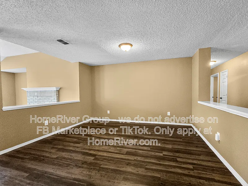 4 bed, 2.0 bath, 1940 sqft, $2,200 — Photo 4