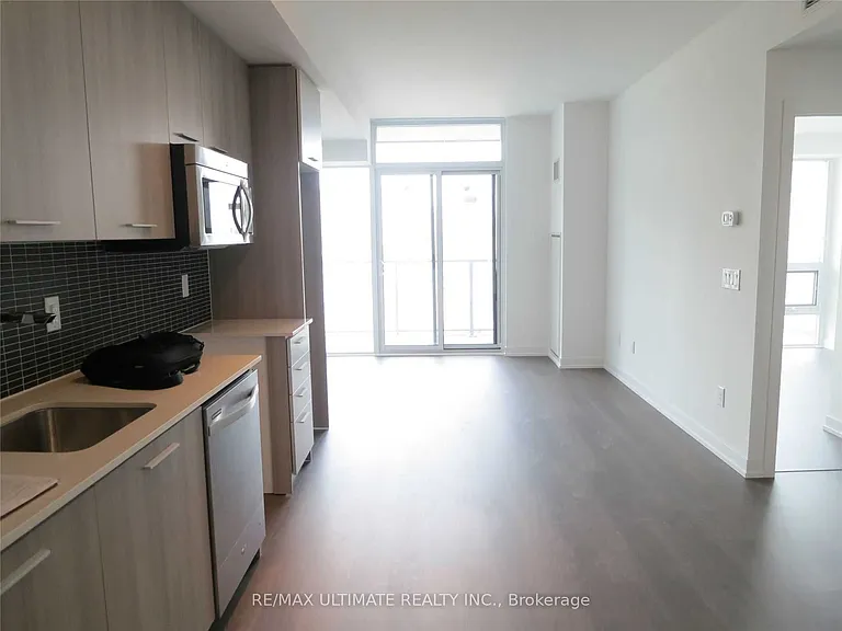 105 George St #815 — Photo 4