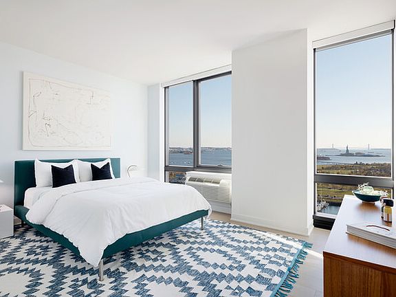 3rd image of 552 9th St #402