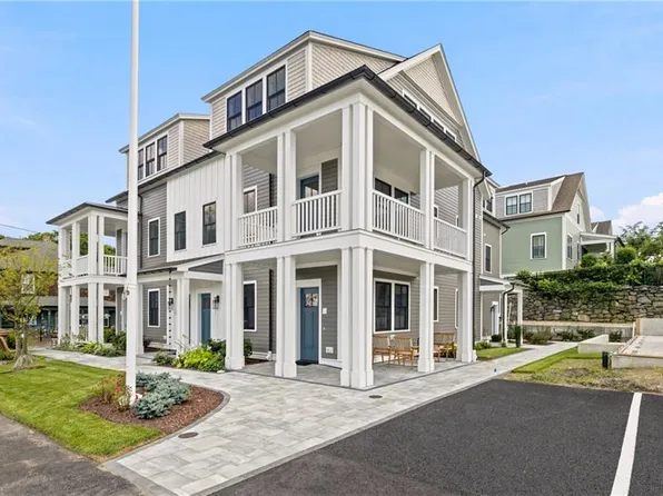 67 Queen St #1C, East Greenwich, RI 02818
