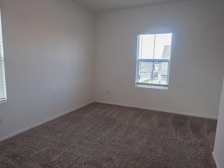 1321 Weatherford Ln — Photo 22