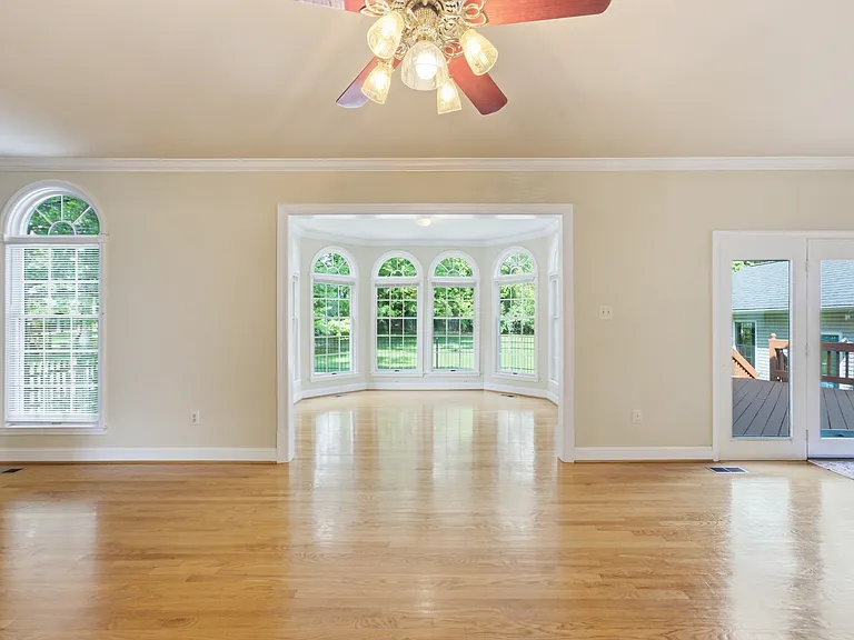 2725 Oldewood Dr — Photo 6