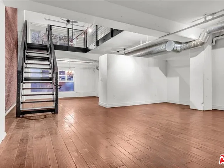510 S Hewitt St #102 — Photo 31